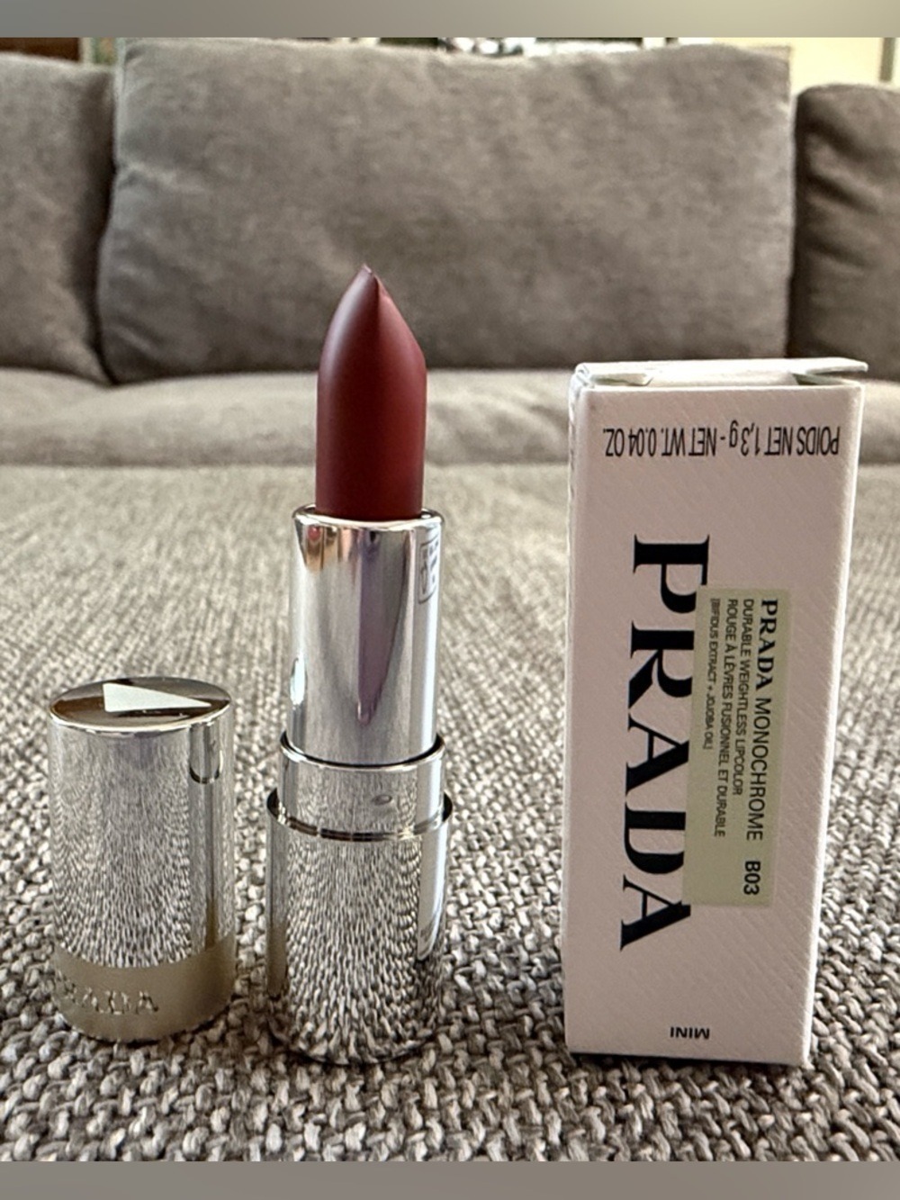 Prada Monochrome Durable
Weightless Lipcolor B03 Manogany Hyper Matte Mini 1.3g - Picture 3 of 10